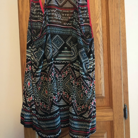 Cute tank - Picture 2 of 2